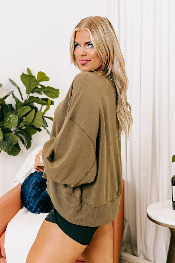 Lovely Chill Sweatshirt In Olive Curves Image - 1