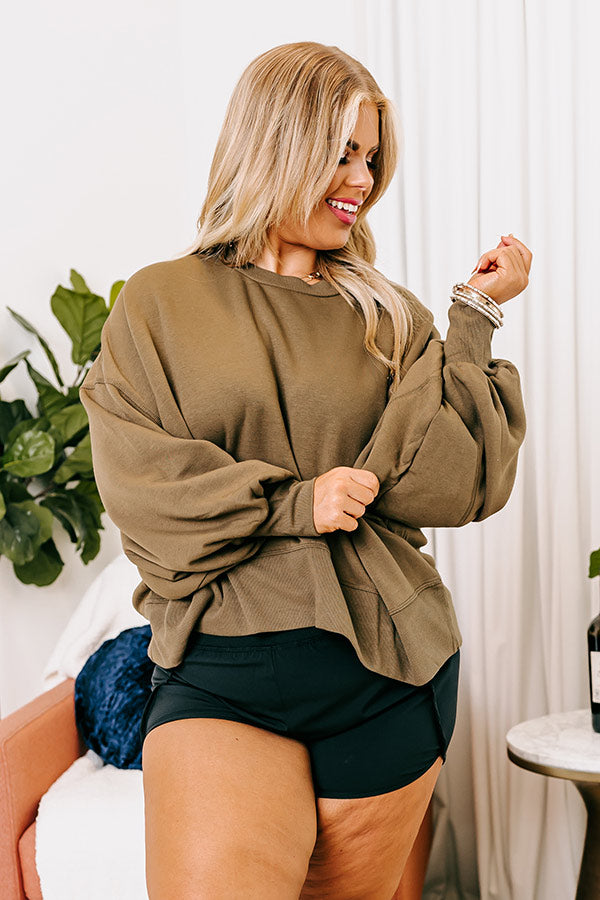Lovely Chill Sweatshirt In Olive Curves Image - 2
