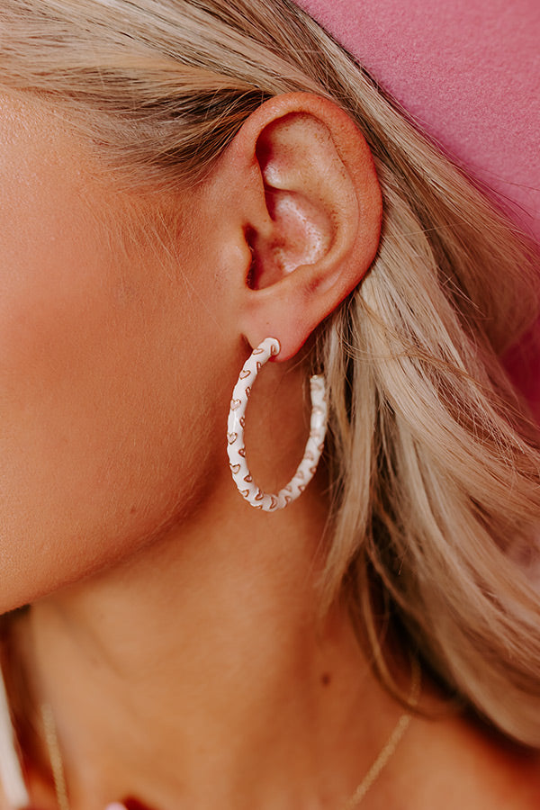 Feeling Flirty Hoop Earrings In Ivory Image - 2