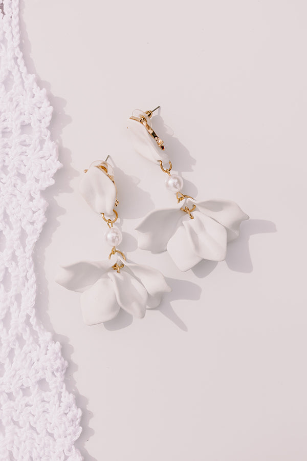 Chic And Sincere Earrings In White Image - 1