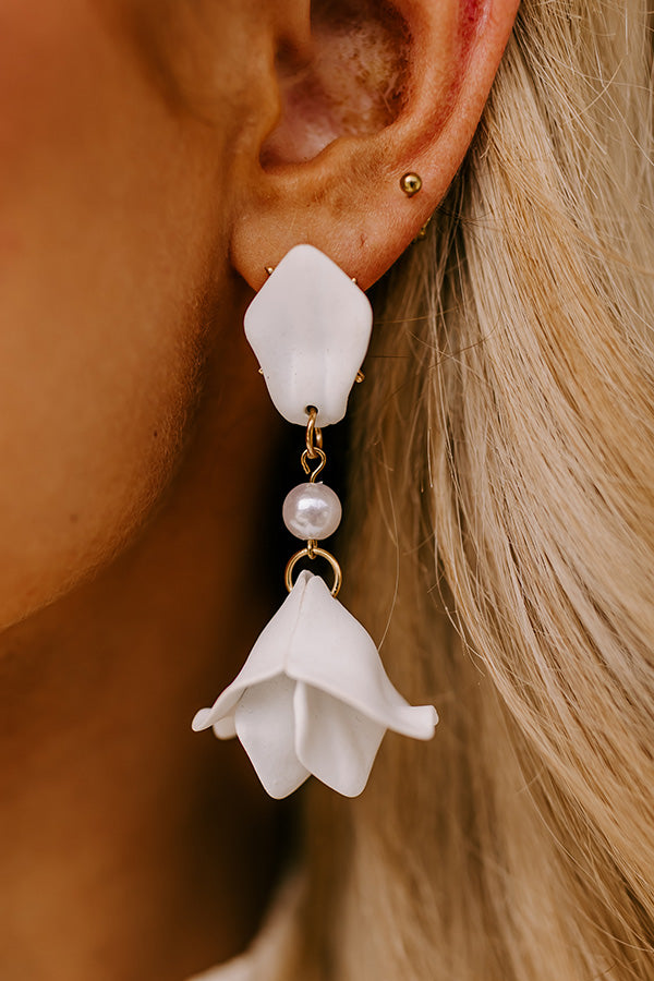 Chic And Sincere Earrings In White Image - 5