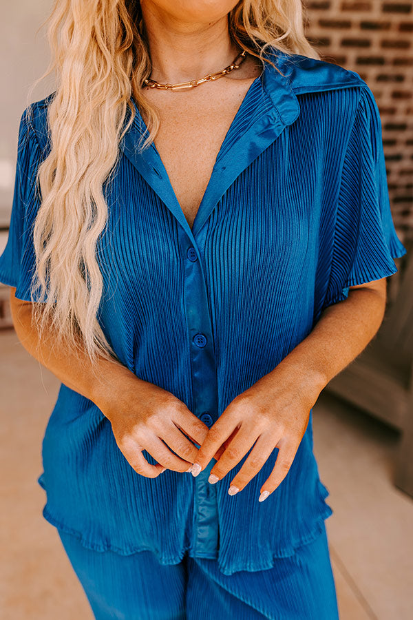 The Terrence Pleated Button Up Curves Image - 5