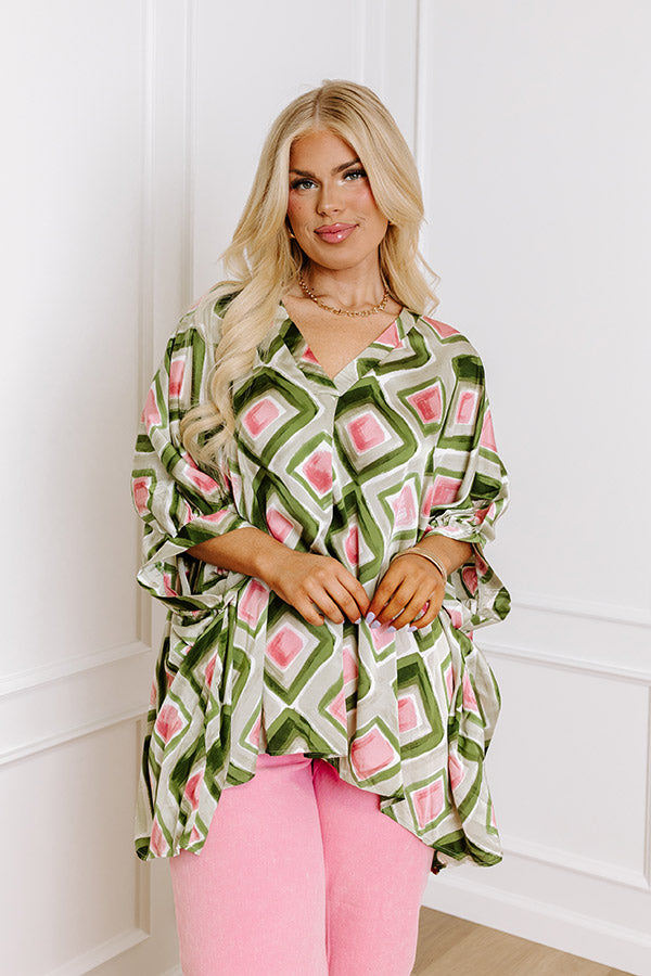 Sophisticated Ease Shift Top Curves Image - 1