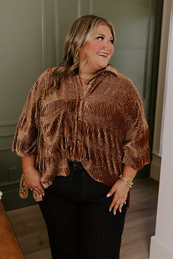 Roman Holiday Velvet Top In Brown Curves Image - 3