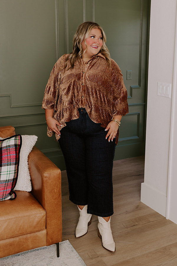 Roman Holiday Velvet Top In Brown Curves Image - 1