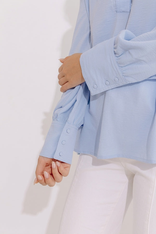 Charleston Getaway Shift Top in Sky Blue Image - 4