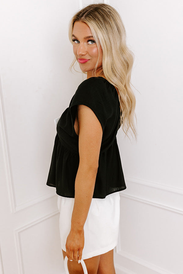 Caught Crushing Linen-Blend Top in Black Image - 3