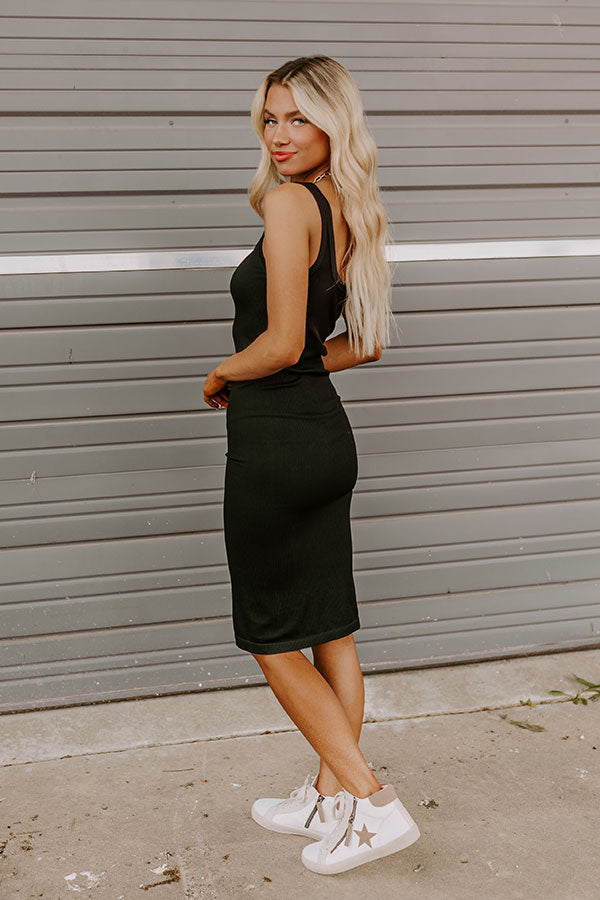Simply Chic Ribbed Midi Image - 4
