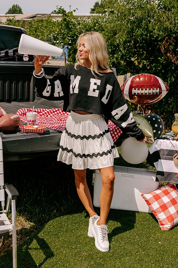 Game Day Crop Sweatshirt in Black Image - 1