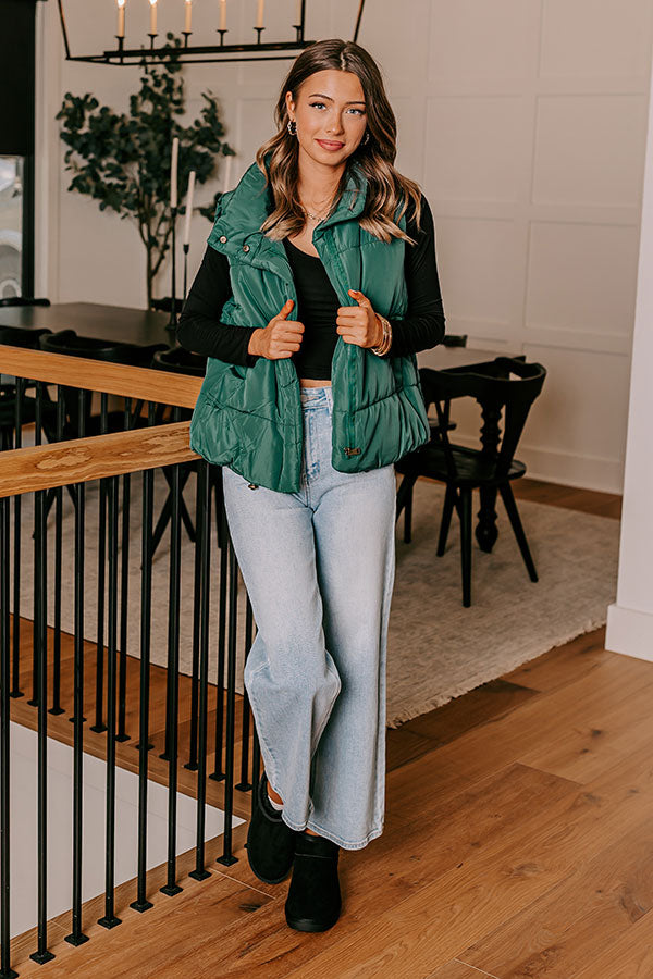 Creekside Cabin Puffer Vest in Hunter Green Image - 2