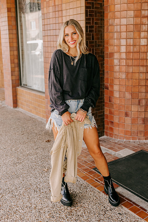 Girl On The Go Vintage Wash Tee in Black Image - 2