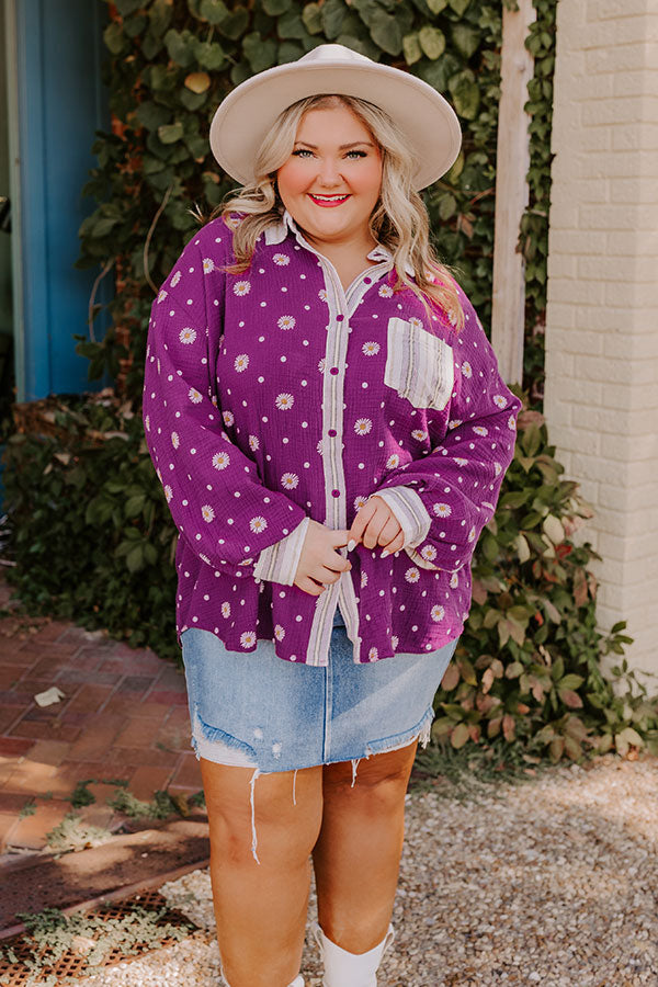 Daisy Does It Button Up Curves Image - 2