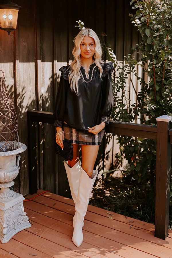 Chic Moment Ruffle Top in Black Image - 5
