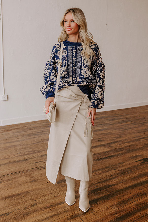 Chic Statement Floral Knit Sweater in Navy Image - 2