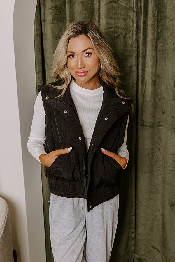 Mountain Breeze Puffer Vest in Black Image - 5