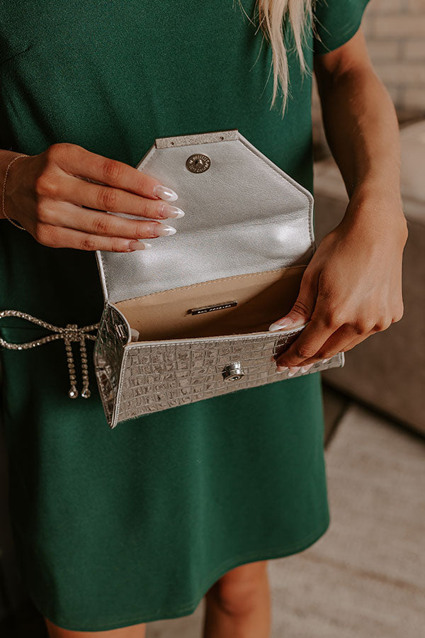 Glam Lifestyle Metallic Purse in Silver Image - 2