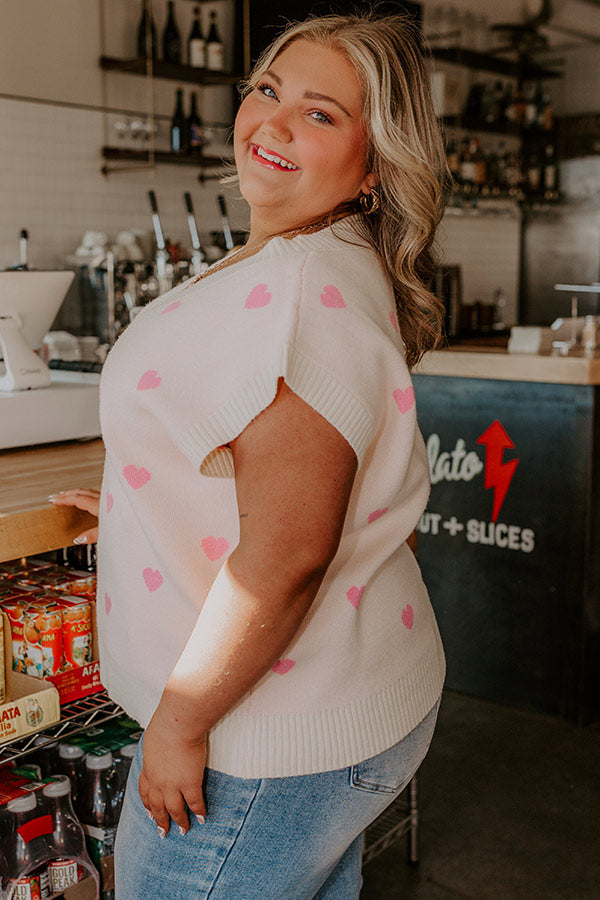 Hugs And Kisses Vest Top in Cream Curves Image - 5