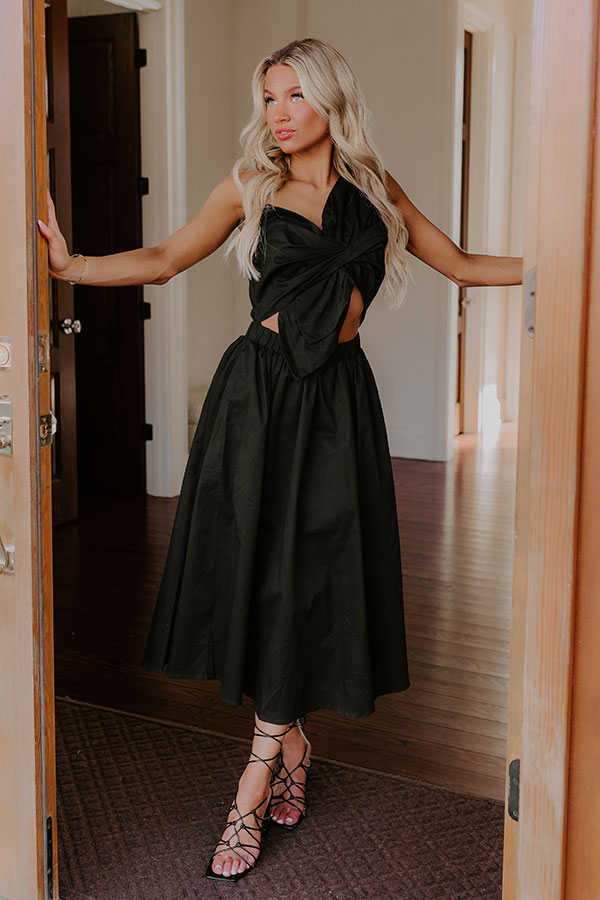 Social Hour Cut Out Midi Dress in Black Image - 1