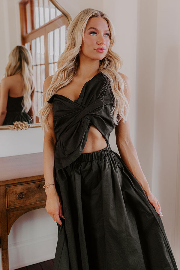 Social Hour Cut Out Midi Dress in Black Image - 2