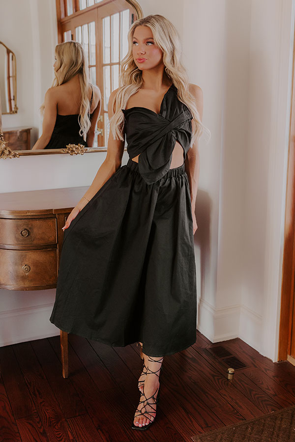 Social Hour Cut Out Midi Dress in Black Image - 5