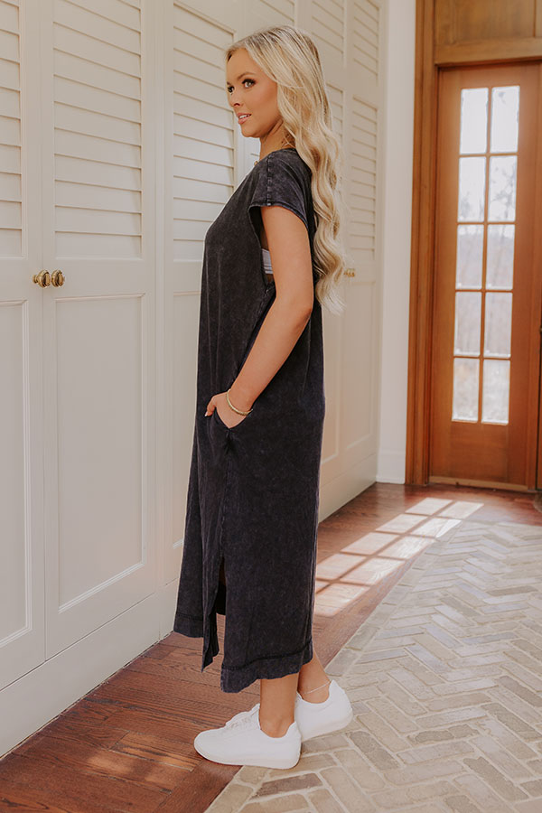 Beach Daydream Vintage Wash Midi Dress in Vintage Black Image - 3
