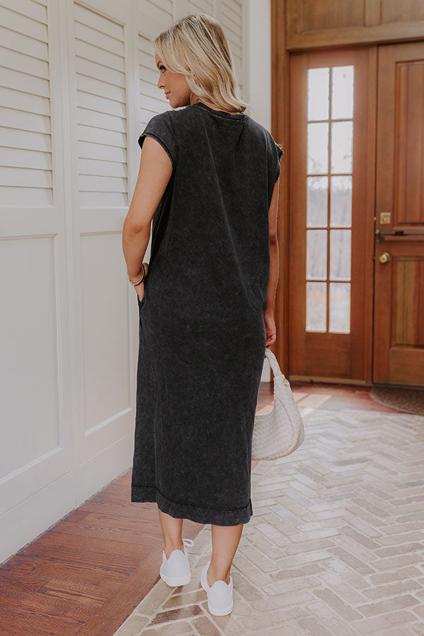 Beach Daydream Vintage Wash Midi Dress in Vintage Black Image - 4