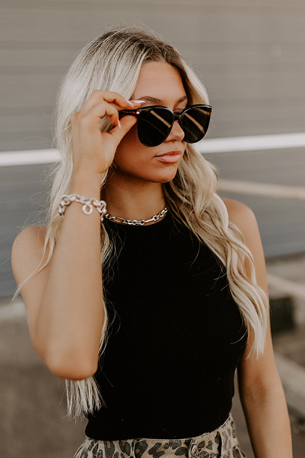 Quay Rent Free Polarized Sunnies in Black Image 2