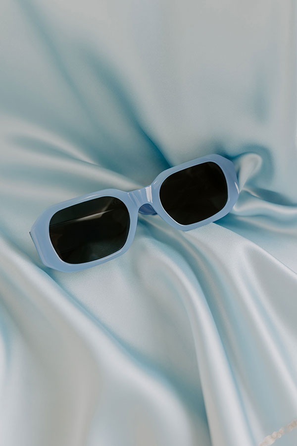 Quay Hyped Up Sunnies in Blue Image 4