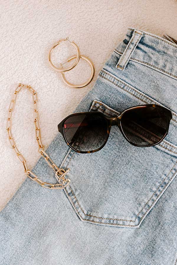 Quay Guess Again Oversized Sunnies in Tortoiseshell  Image 1