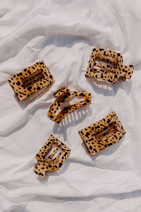 Open Large Hair Claw Clip in Blonde Tortoiseshell Image 2