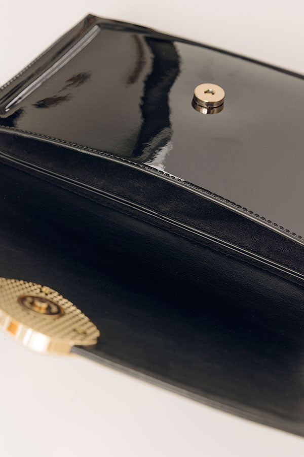Evening Out Patent Clutch in Black Image - 4
