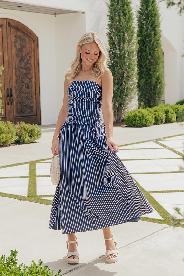 Everyday Classic Stripe Midi Dress in Navy Image - 5