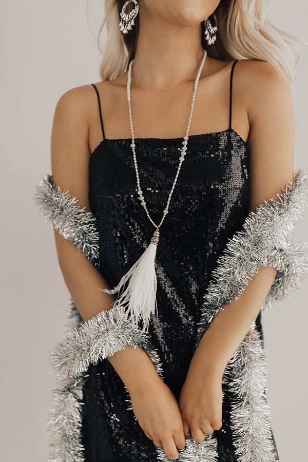 Style Essence Feather Tassel Necklace In White Image - 1
