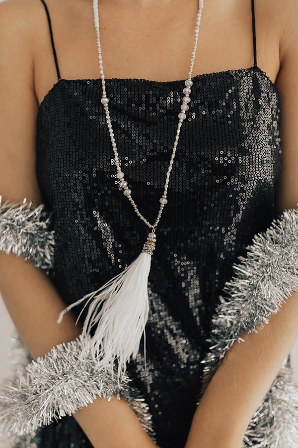 Style Essence Feather Tassel Necklace In White Image - 2