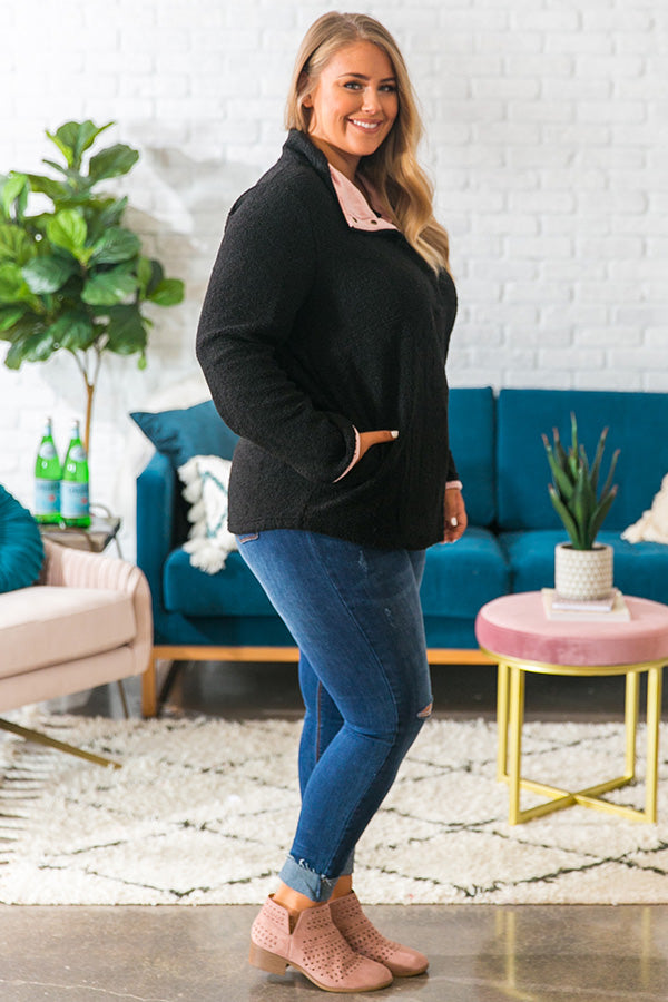 Aspen Cuddles Pullover in Black Image - 3