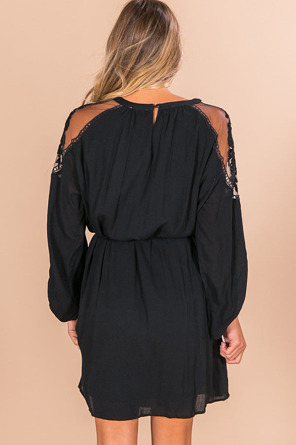 All Day Chic Lace Shift Dress in Black Image - 4