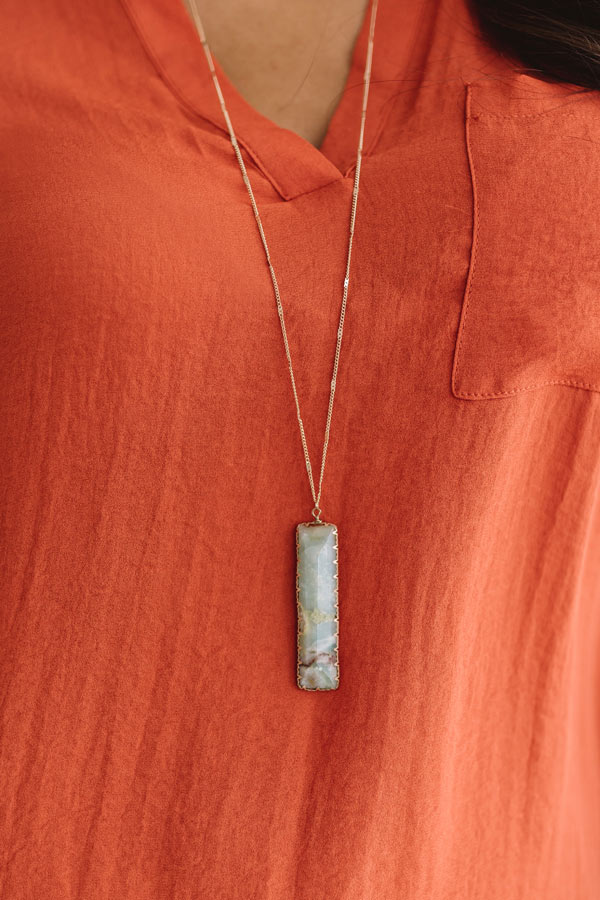 Off Duty Beauty Semi Precious Necklace In Pear