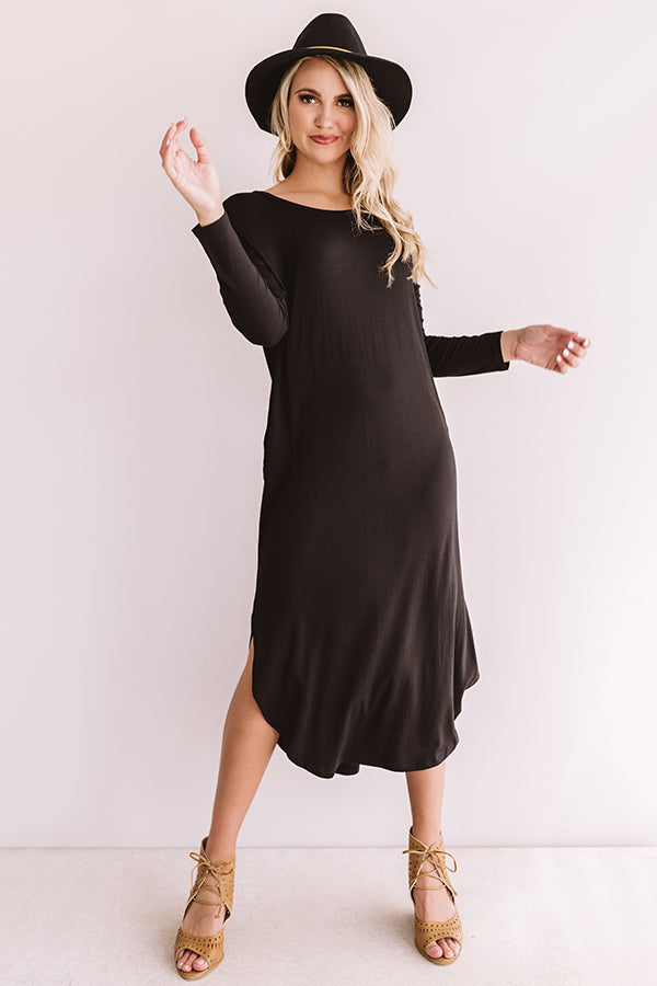 Fall Fashion Forward T-shirt Midi in Black Image - 2