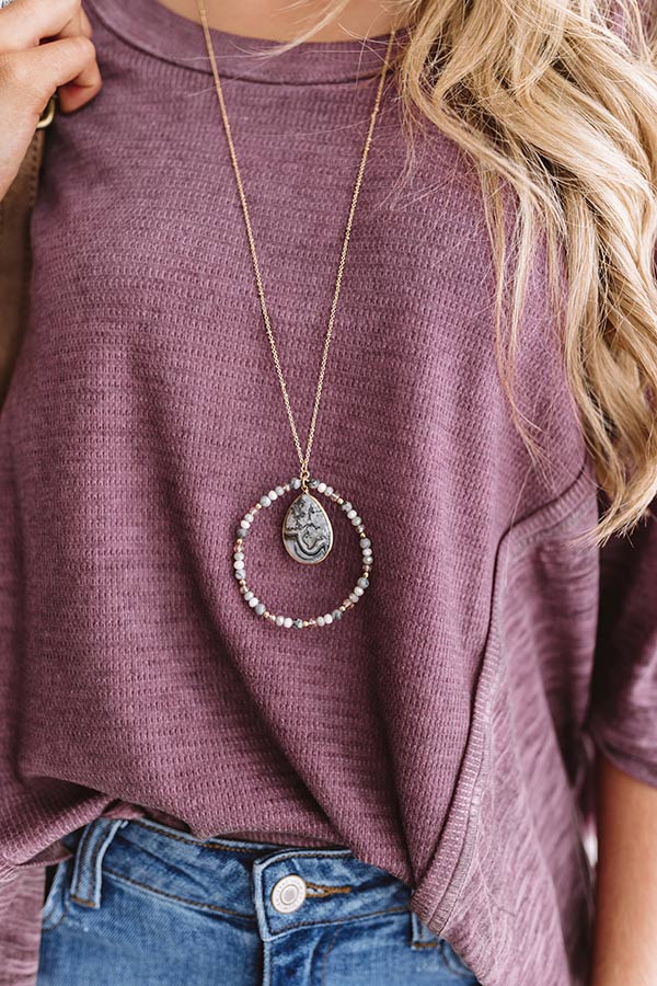 Social Debut Necklace In Grey