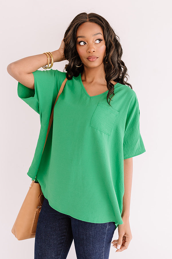 Weekend Picnic Shift Top in Kelly Green Image - 1
