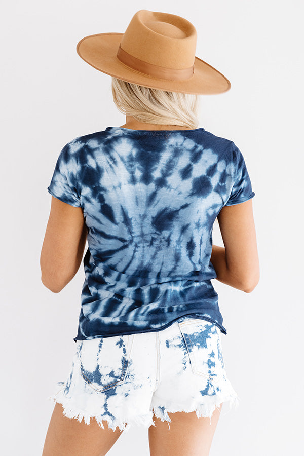 Beachside Reads Tie Dye Shift Tee In Navy Image - 5