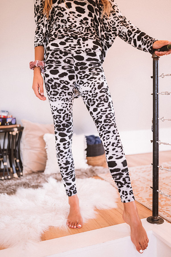Cozy And Fabulous Leopard Leggings In Grey