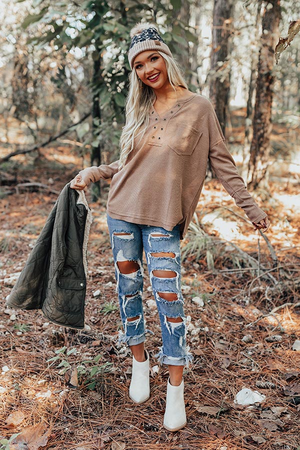 Hidden Trail Henley Top In Mocha