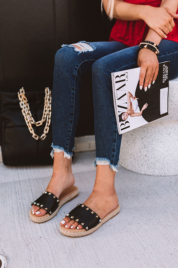 The Dollie Faux Leather Sandal In Black