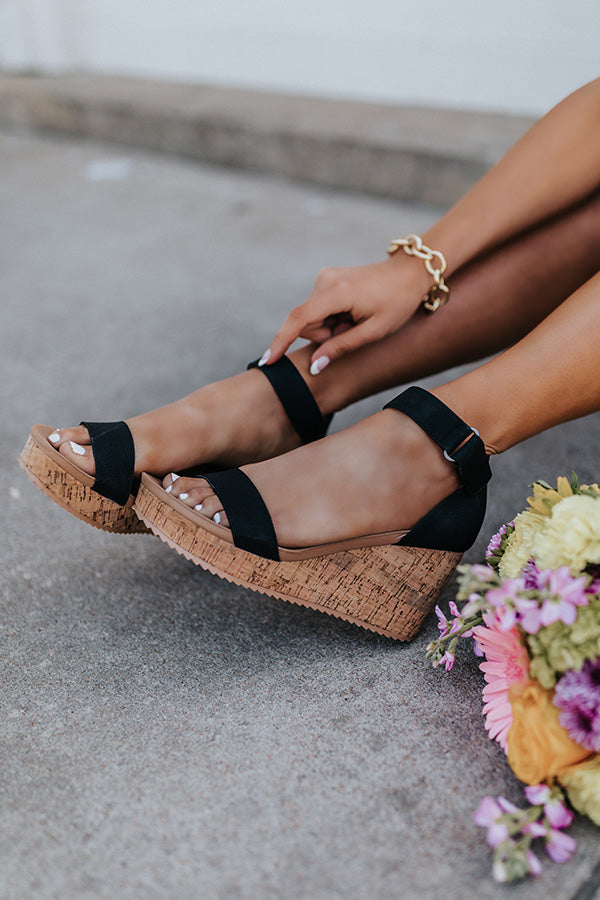Kaya Nubuck Wedge in Black