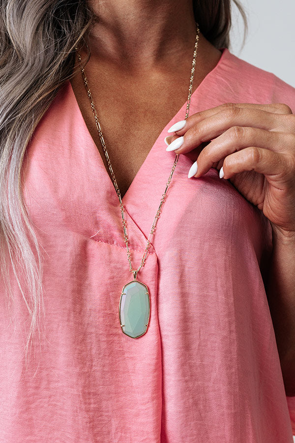 Kendra Scott Faceted Reid Long Pendant Necklace in Matte Iridescent Mint Glass Image - 2