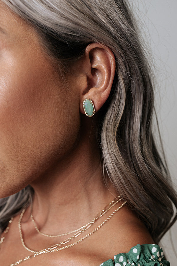 Kendra Scott Ellie Gold Stud Earrings in Matte Iridescent Mint Glass Image - 2