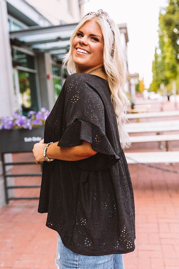 Wish And Wonder Eyelet Top Curves Image - 3