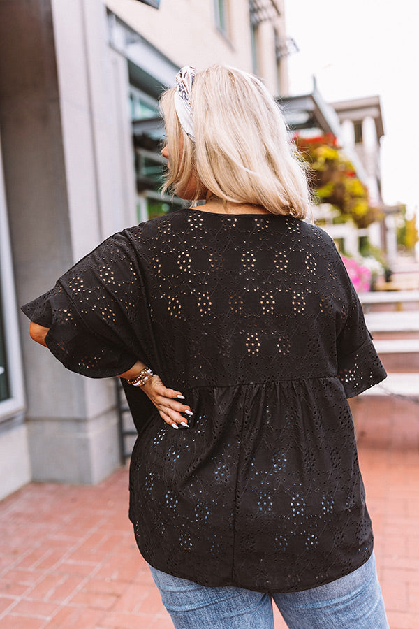 Wish And Wonder Eyelet Top Curves Image - 5