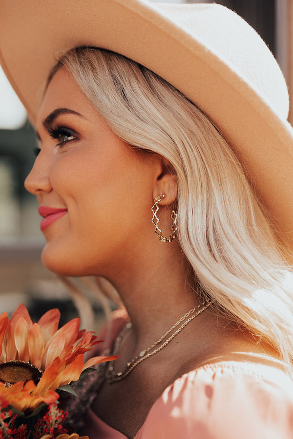 Kendra Scott Abbie Hoop Earrings in Gold Image - 1
